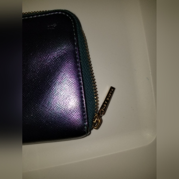 ❌ Sold ❌ Holographic Tory Burch wallet **FAIR** - Picture 7 of 12